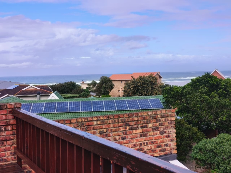 4 Bedroom Property for Sale in Oyster Bay Eastern Cape
